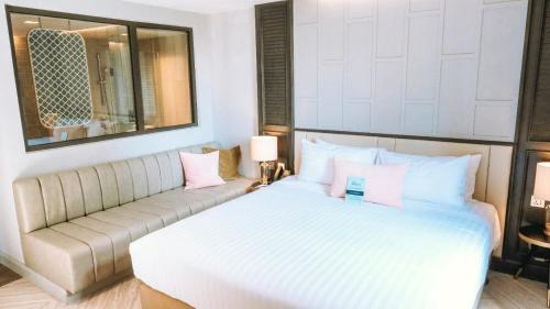 Ploenchit Hotel | The Quarter Ploenchit by UHG - Walking distance to BTS Ploenchit & Nana Street
