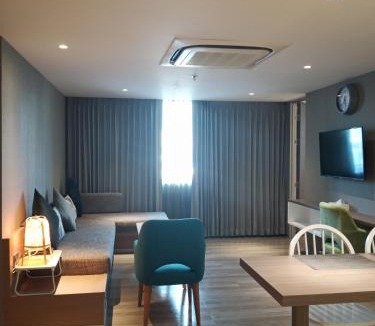 Ratchathewi Hotel | Bizotel Premier Hotel & Residence