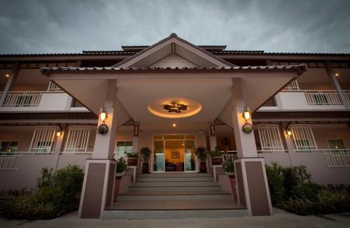 Chiang Kham Hotel | Chiangkham Grand Villa - SHA Certified