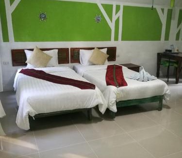 Uthai Thani Resort | River Marina Resort