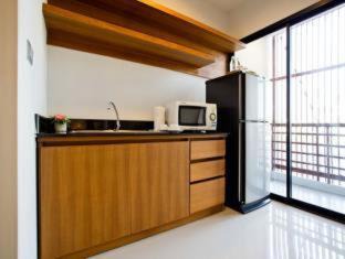 Noen Phra Hotel | Crystal Jade Hotel
