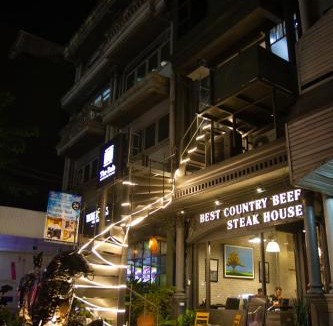 Ekkamai Hostel | BoB Hostel บ็อบโฮสเทล
