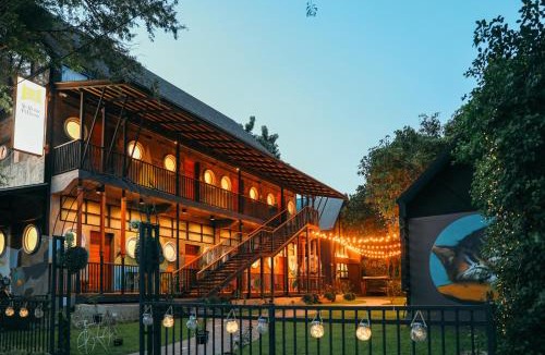 Chang Phueak Hotel | Yellow Pillow village