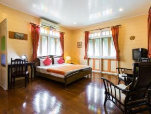Wat Sam Phraya House | Samsen Sam Place