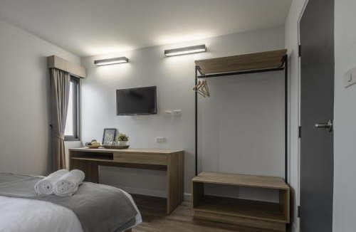Bang Na Hotel | Carnation Residence