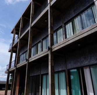 Phunphin Hotel | Black Elephant Boutique