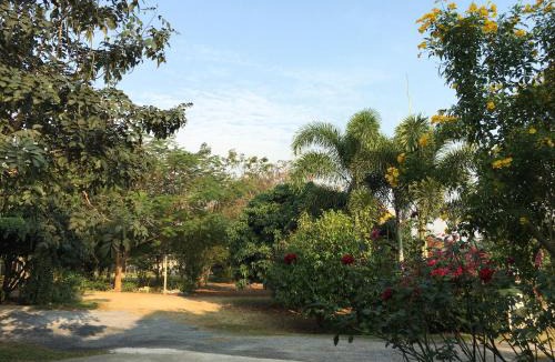 Khanong Phra House | Better Weather Homestay