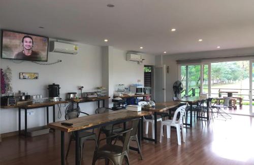 Phatthana Nikhom Apartment | The iKon Apartment