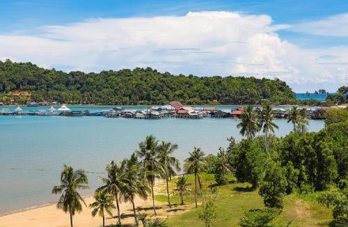 Khong Koi Beach House | Secret Garden Family House