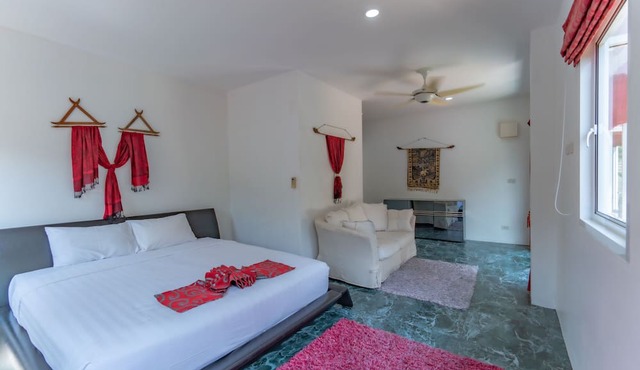Luxurious 10-bedroom Villa With Private Pool in Chalong, Phuket in Chalong