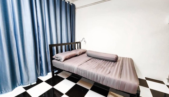 Noir Cafe And Hostel