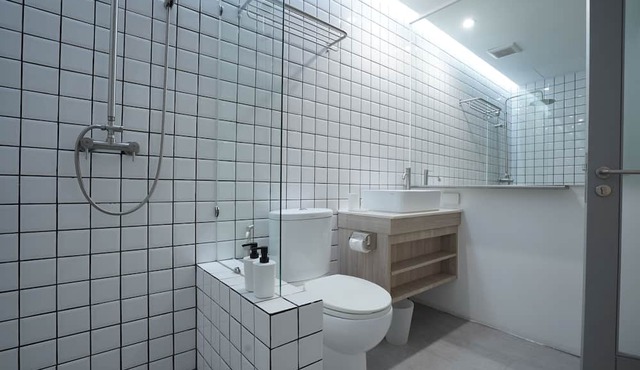 E11 Hotel - BTS Punnawithi in Bangkok