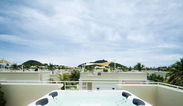 Oriental Beach Pearl Resort