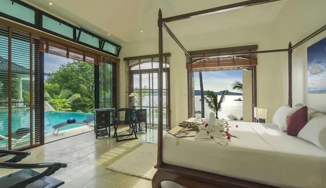 Luxury Private Beachfront Haileng Villa