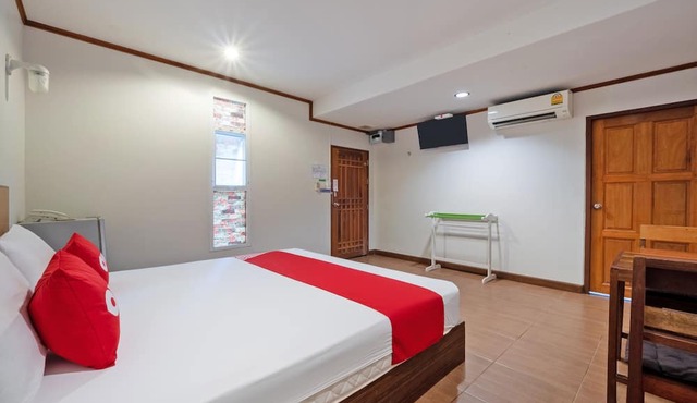 OYO 757 Black Bamboo Resort in Si Racha