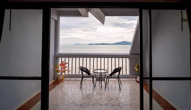 Jansom Beach Resort Ranong in Ranong
