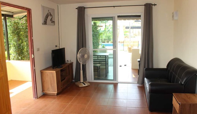 1 Bedroom Pool Villa Tropical Fruit Garden Fast Wi-fi Smart Tv Home Cooking