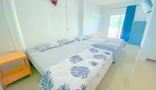 Chomlay Restaurant & Room for Rent