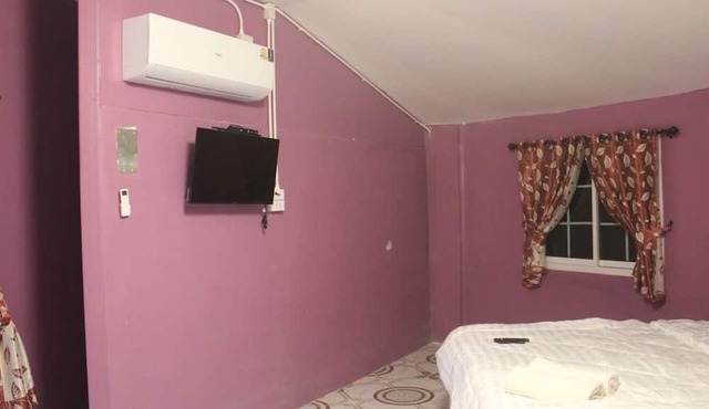 Demy Home