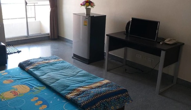 J 168 Living in Bangkok