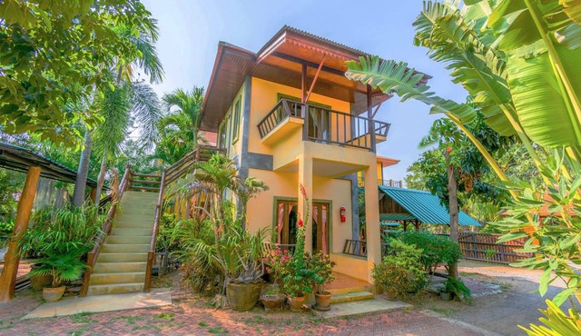 Baanbali Beach Resort in Pranburi