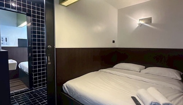 Four Sisters Hostel in Bangkok