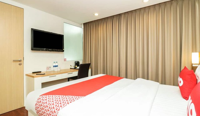 OYO 225 Premier Place Hotel in Bangkok