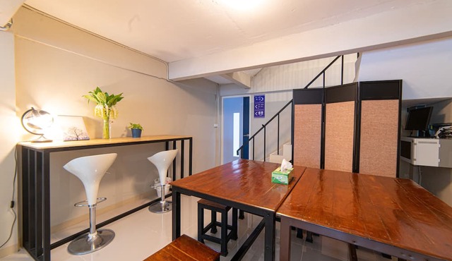 Napa Hostel Samrong Station