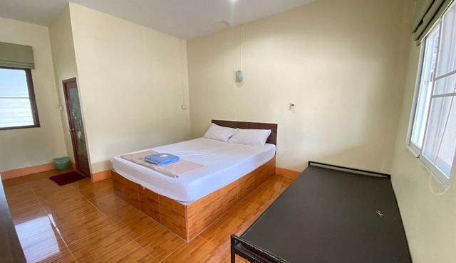 Baan Rim Nam Resort