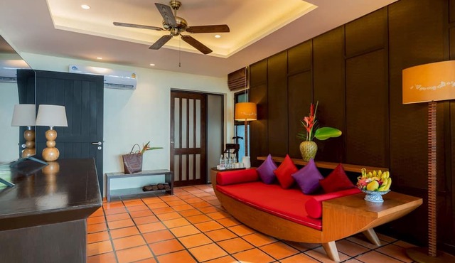 Khaolak Wanaburee Resort in Takua Pa