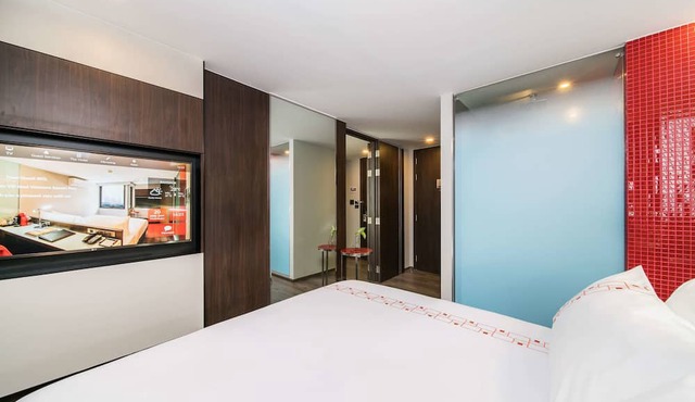 Vib Best Western Sanam Pao in Bangkok