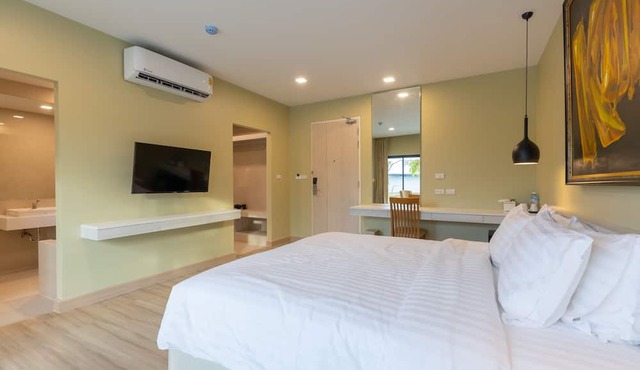 Porestva Hotel Sriracha