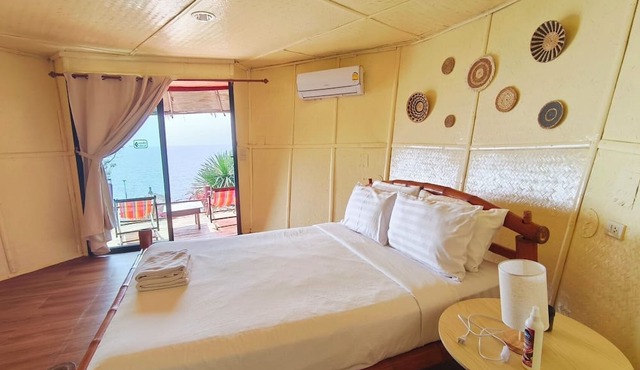 Paree Hut Resort Koh Sichang
