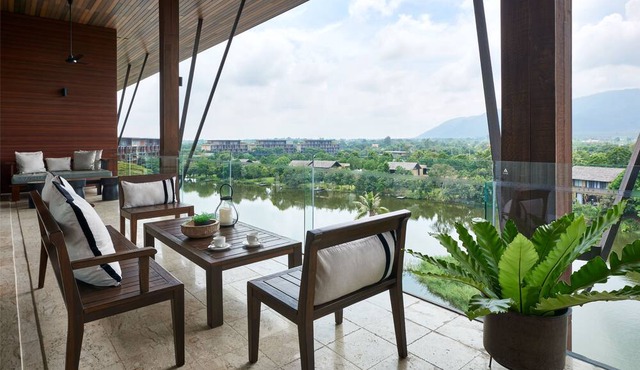 atta Lakeside Resort Suite