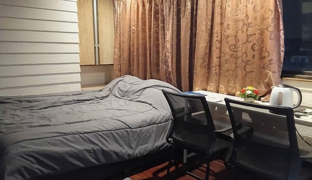 Spacious City-view Apartment With Modern Amenities in Krung Thep