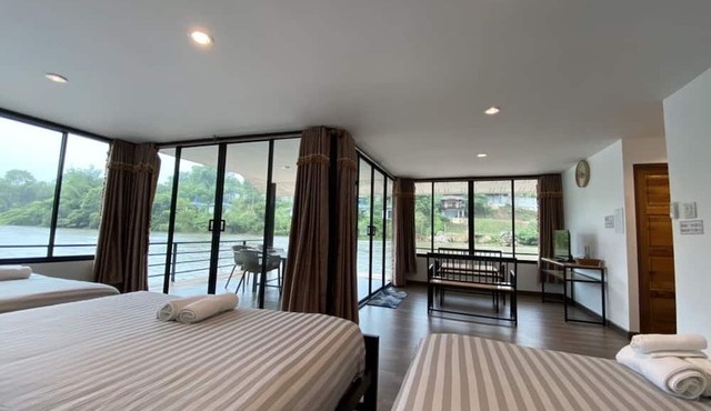 Riverside Hill Resort & Restaurant in Sai Yok