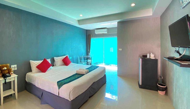 Baan Phing Phu Praew Cha-Am