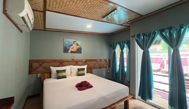 Phi Phi Ingphu Viewpoint Hotel in Ko Phi Phi