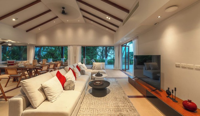 Sunrise 7BR Luxe Villa Sea View V151