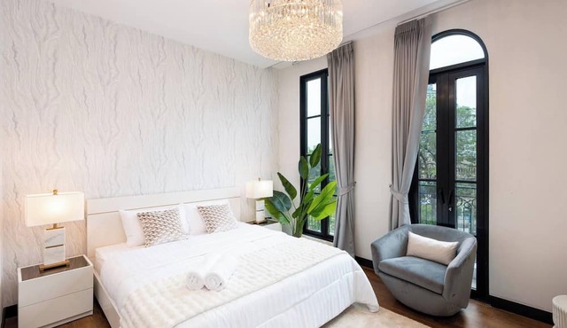 Stylish 7beds Poolhouse With Cinema & Lift - 2min to BTS