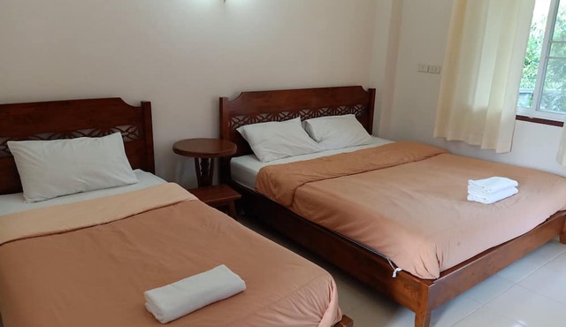 Phumchan Place Hotel