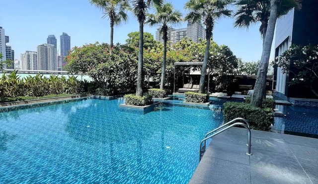 Chic Luxury Retreat in Asoke, Bangkok