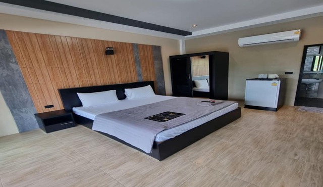 Ratchapruek DC Resort Angthong