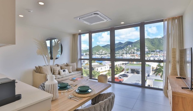 Rooftop Pool & Hot Tub - LUX CONDO: Experience the Island with Local Guidebook in Bouvet Island