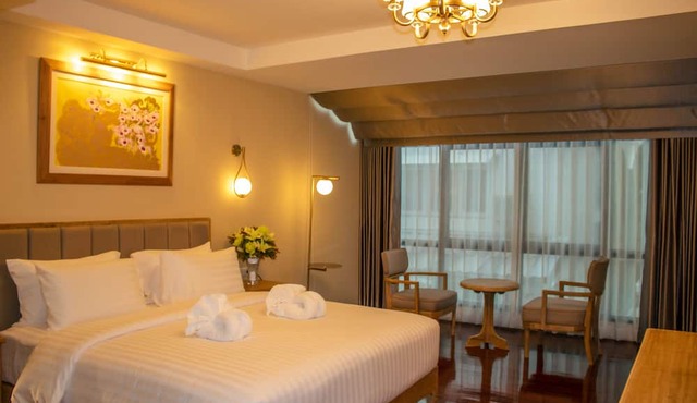 siri grand bangkok hotel