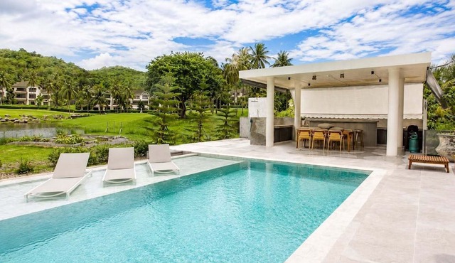 Exclusive Golf Villa at Plam Hill in Cha-am