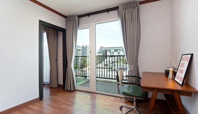 Capitel Ekkamai Hotel