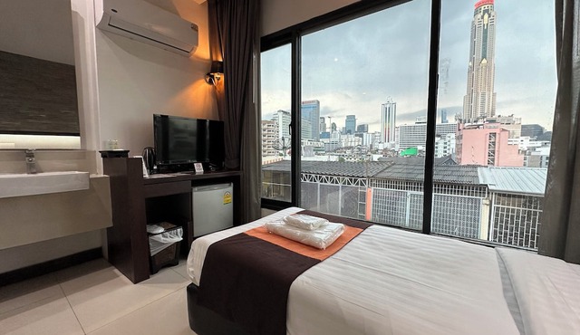 Collection O The Bangkok Airport Link Suite