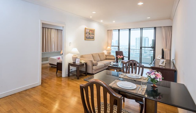 Riverine Place Hotel and Residence