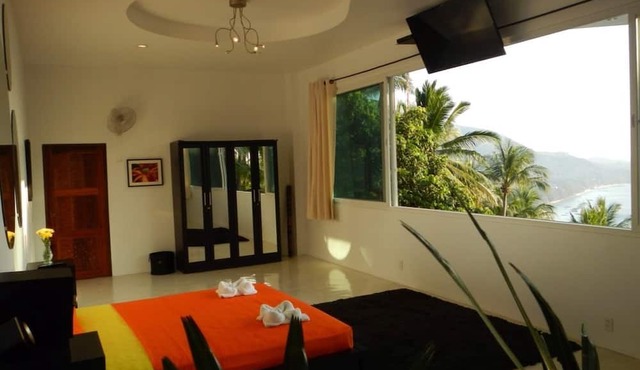 Monkey Flower Villas in Koh Tao